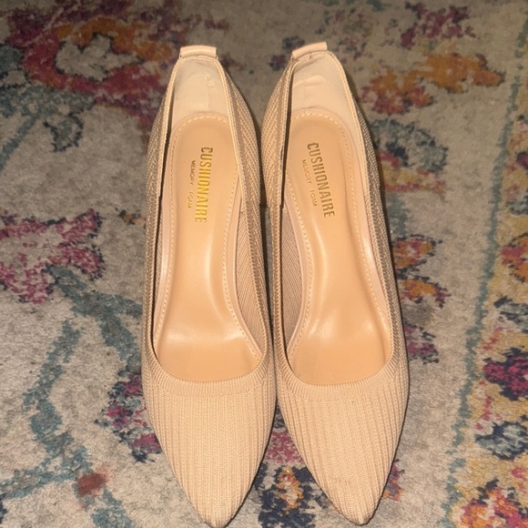 Women's Tan Heels - Picture 1 of 4